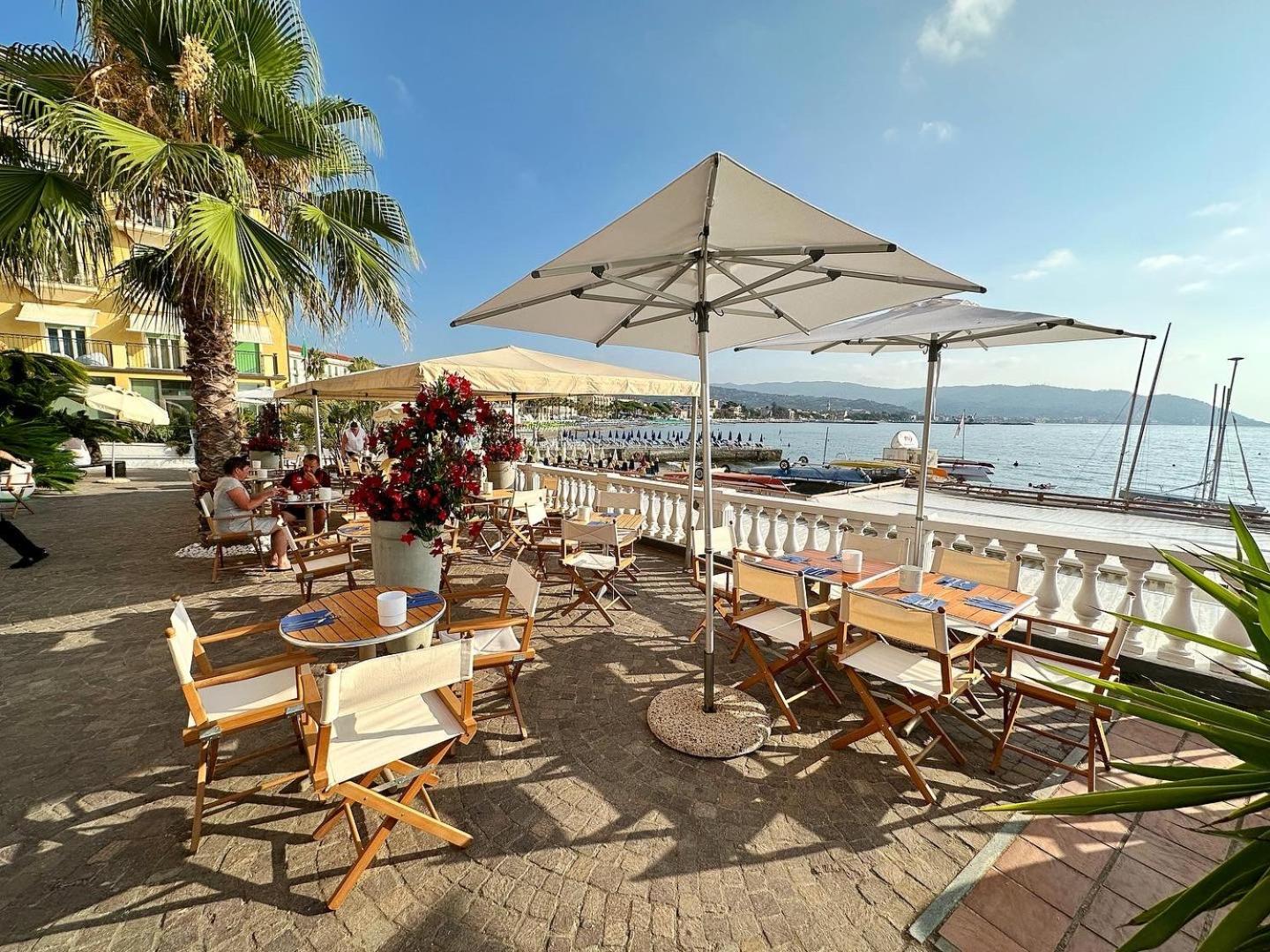 Hotel Golfo E Palme Diano Marina Exterior photo